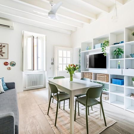 Lovely Apartment On The Navigli River By Easylife Milánó Kültér fotó